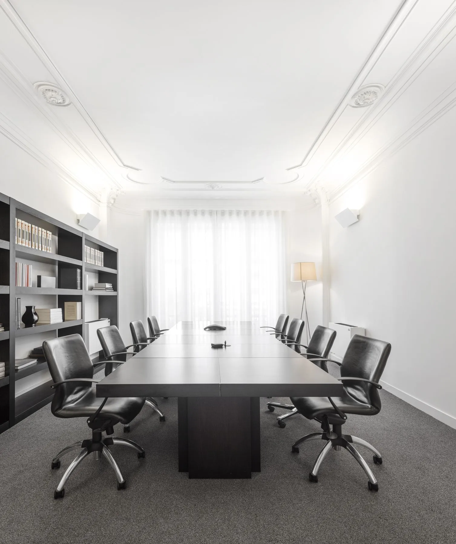 República 23 — meeting room beneath a restored Art Nouveau plaster ceiling